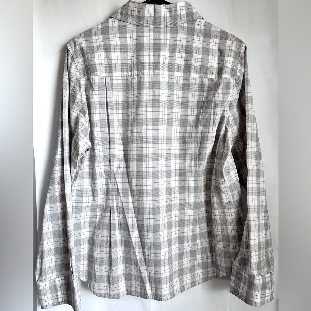 Pendleton Women’s Fitted Plain Button Down Shirt- Size Large - Picture 2 of 6